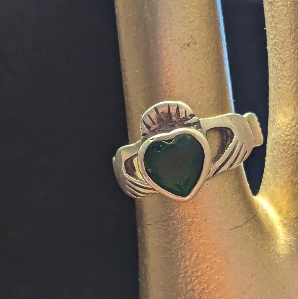💚 Irish Ring 4.5 Vintage Sterling Silver Heart Glass Stone Claddagh Celtic
